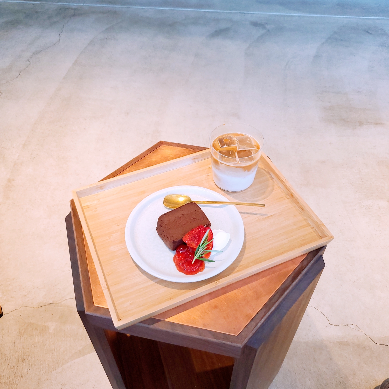 tefu lounge / KITASANDO COFFEE