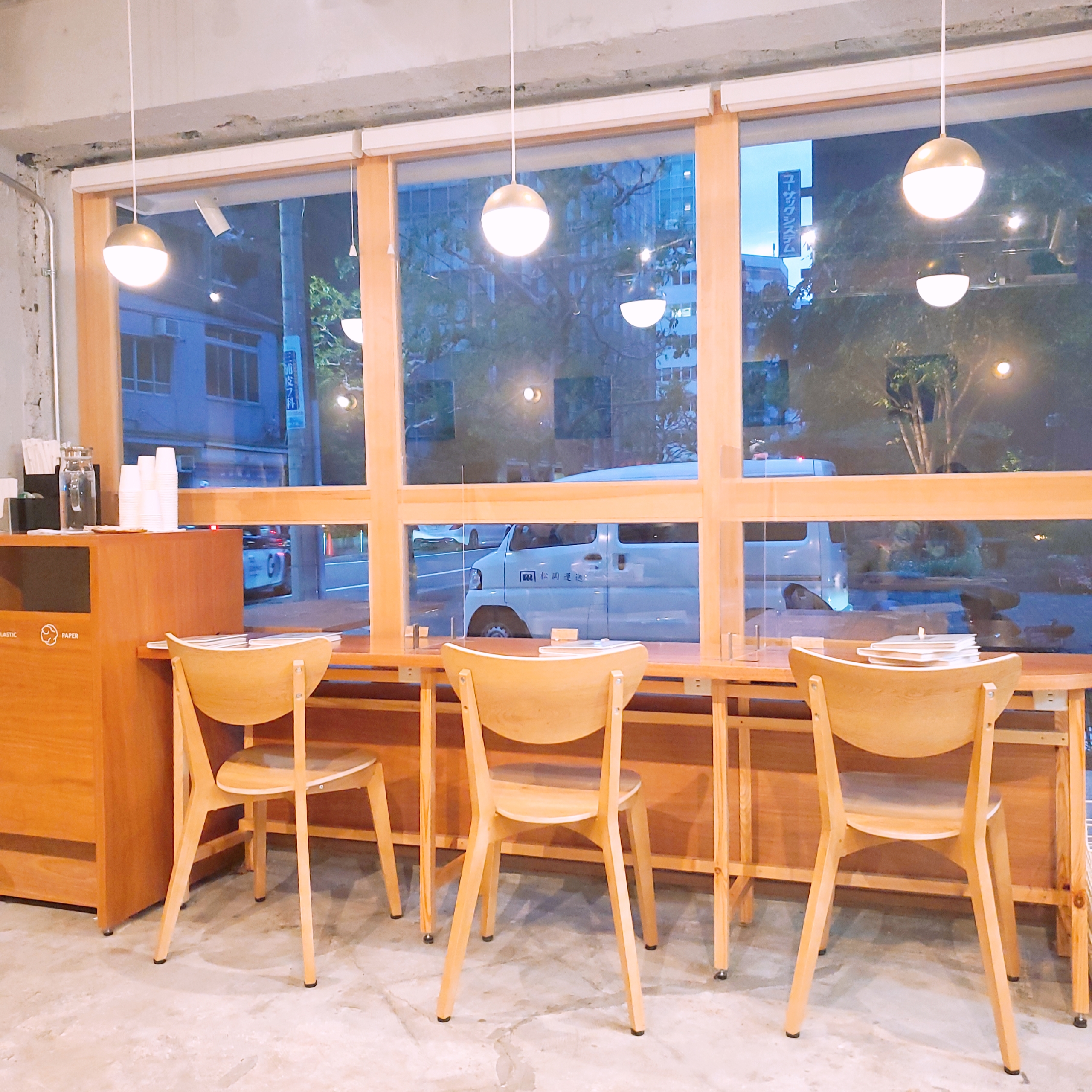 TRIBECCA CAFE店内