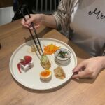 食べているところ