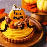 「HAPPY HALLOWEEN パンプキンタルト」／PEANUTS Cafe オンラインショップ