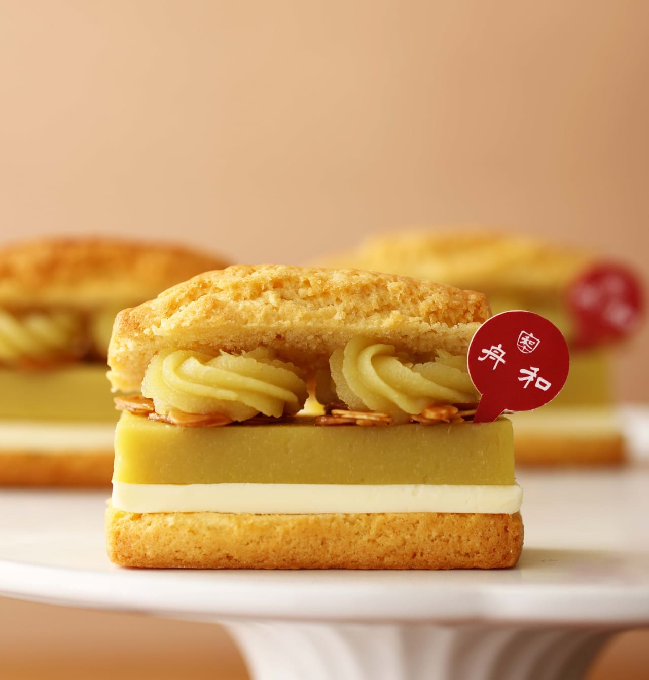 「『舟和』の芋ようかんと発酵バターのスコーンサンド」／BAKERS gonna BAKE