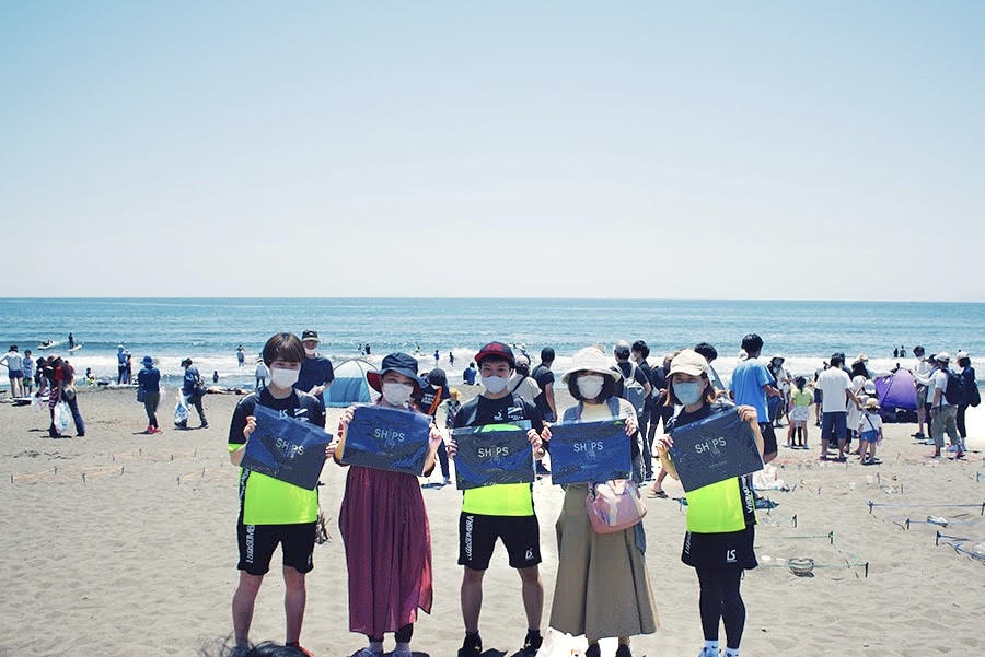 SHIPSのビーチクリーン活動の写真