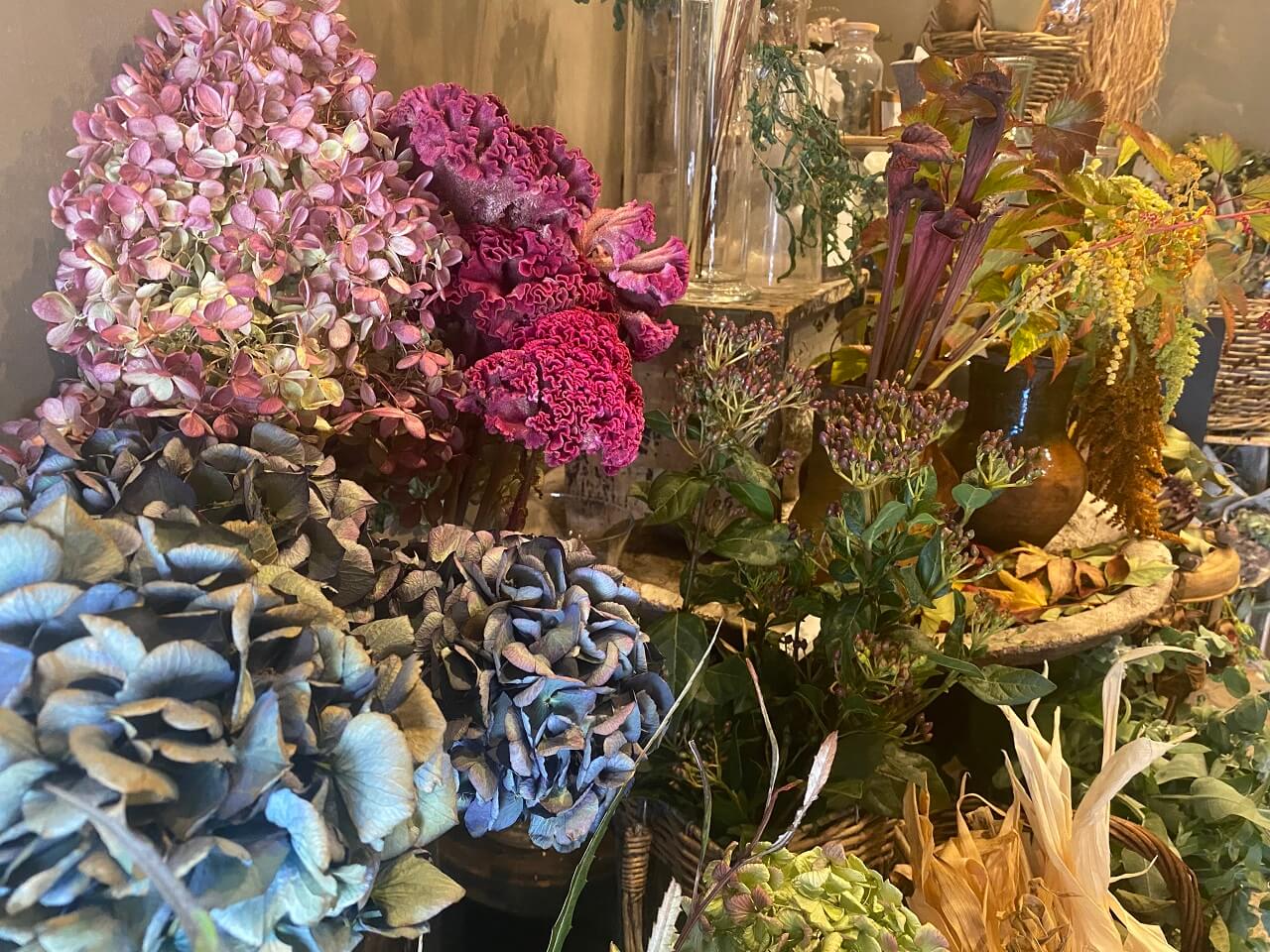 ライフイズパティシエて店内のお花
