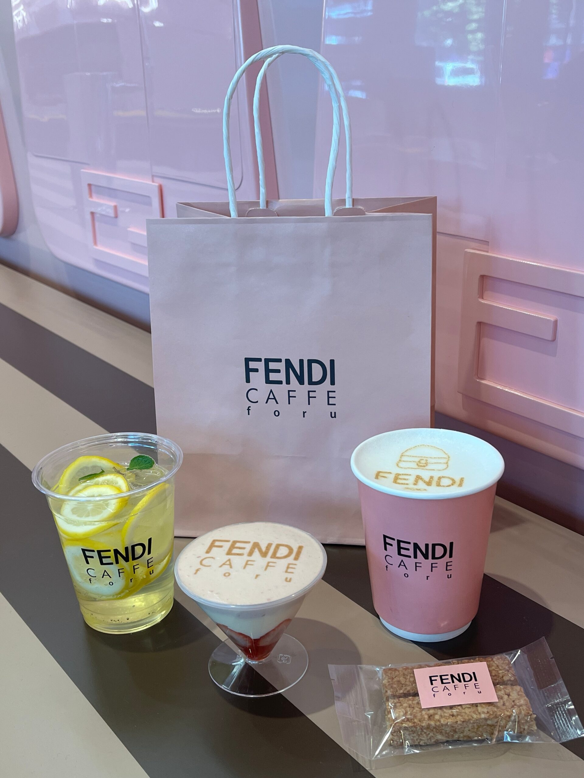 fendiカフェ