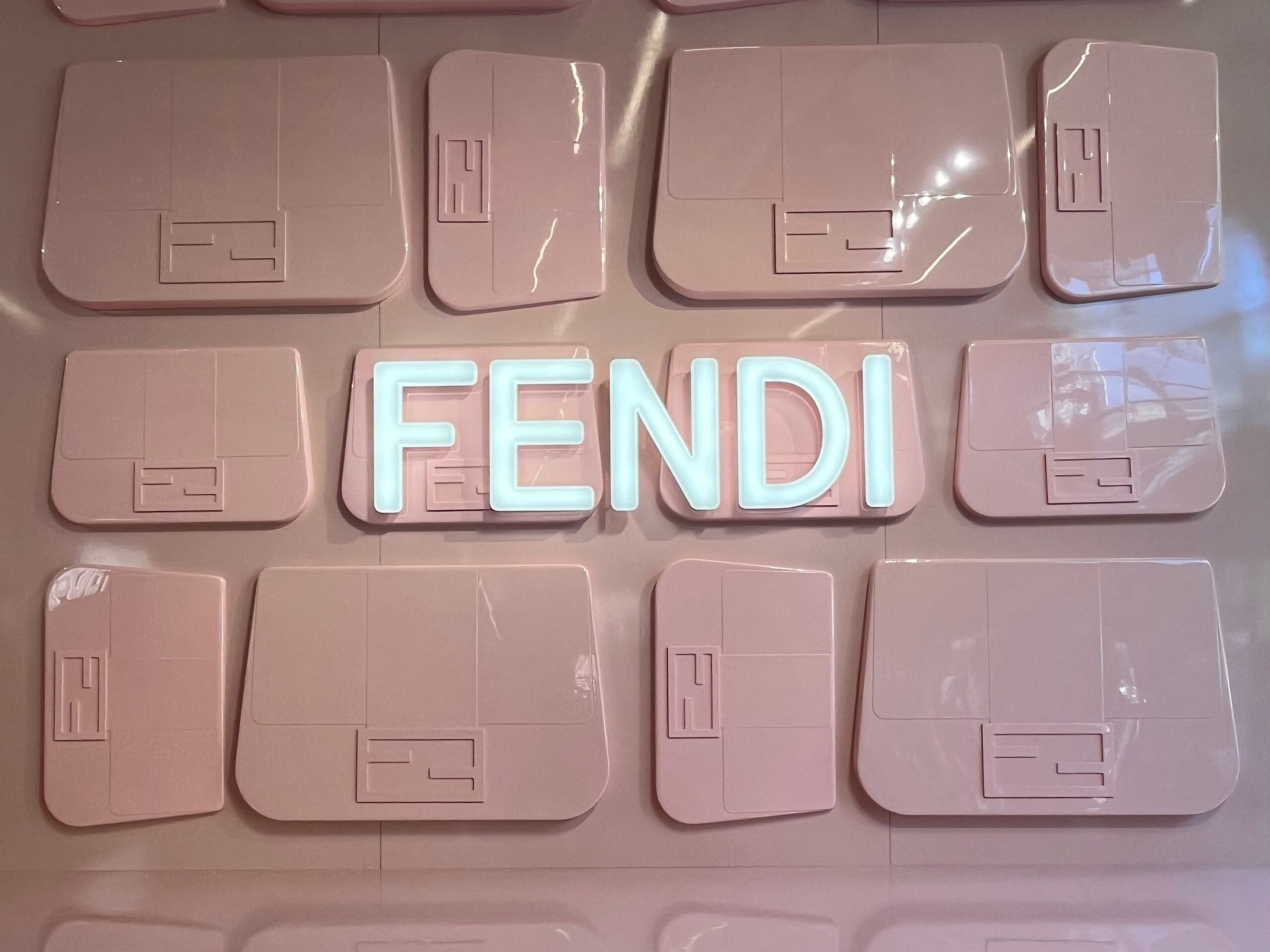 fendiカフェ