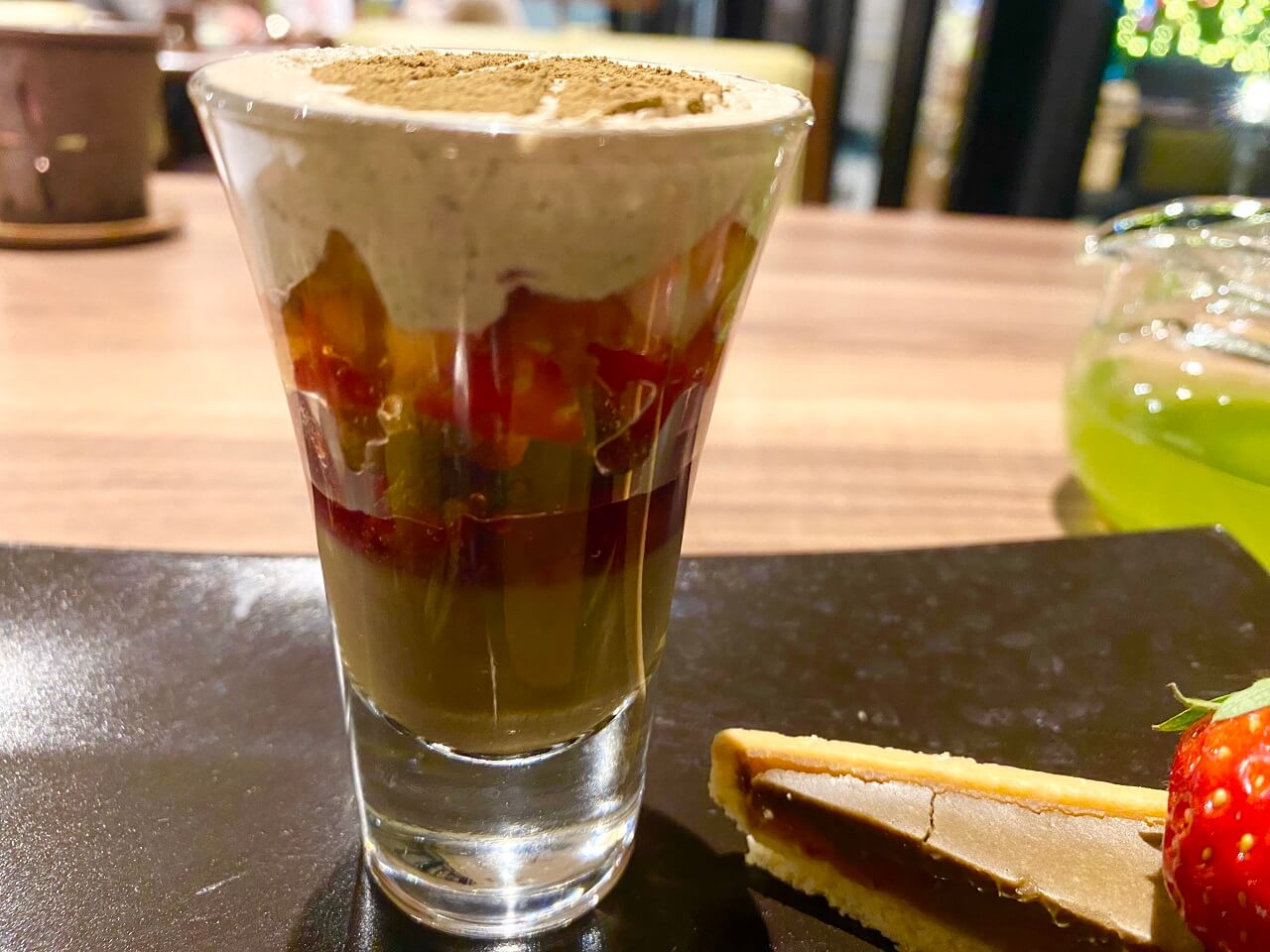 いちごと和紅茶のミニパフェ