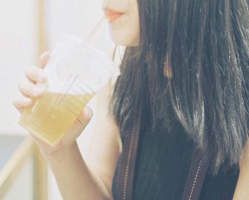 女性の横顔