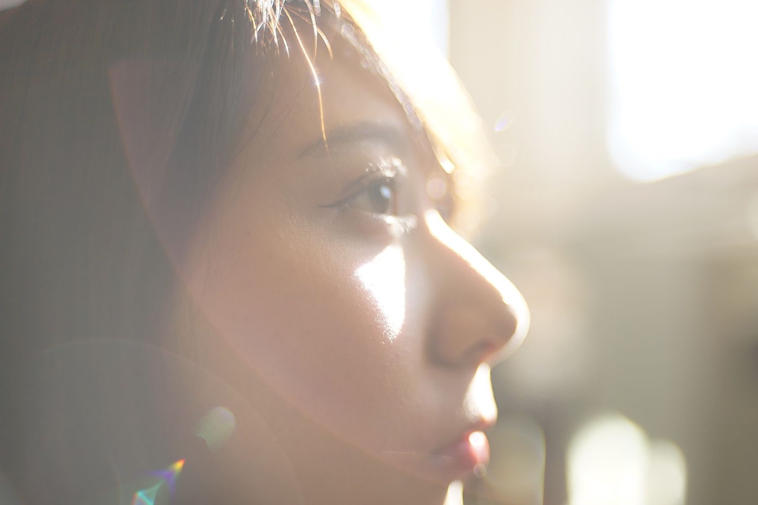 女性の横顔