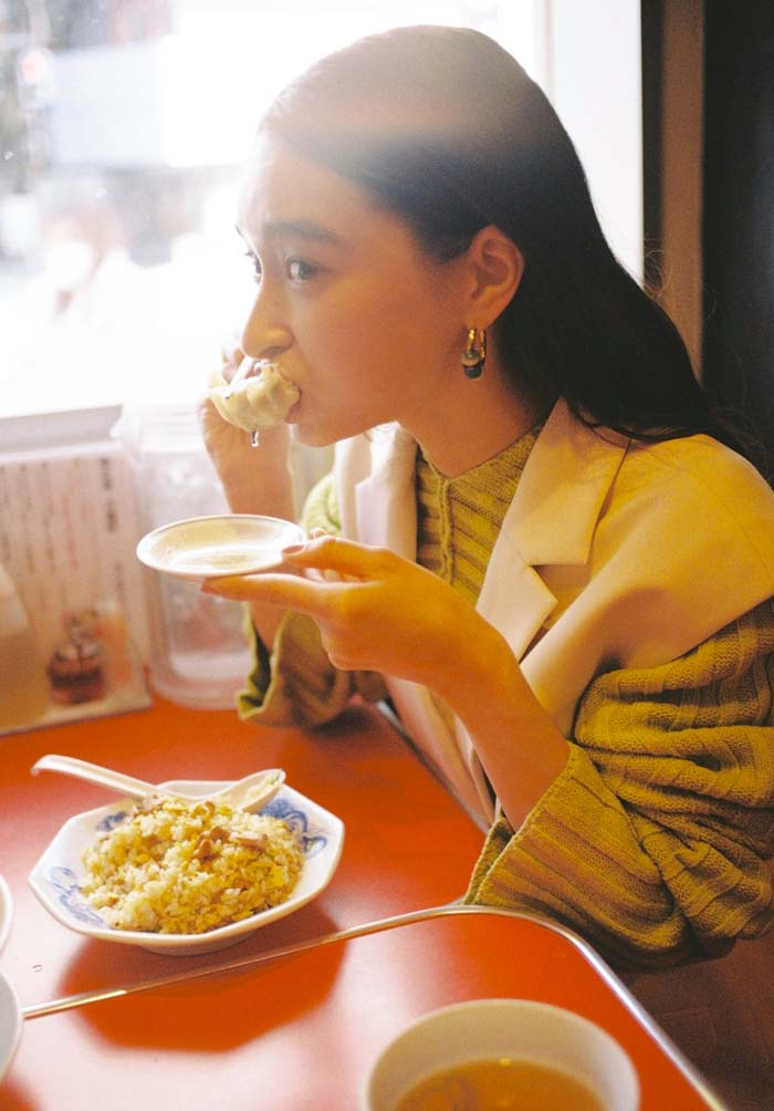 ご飯を食べる様子